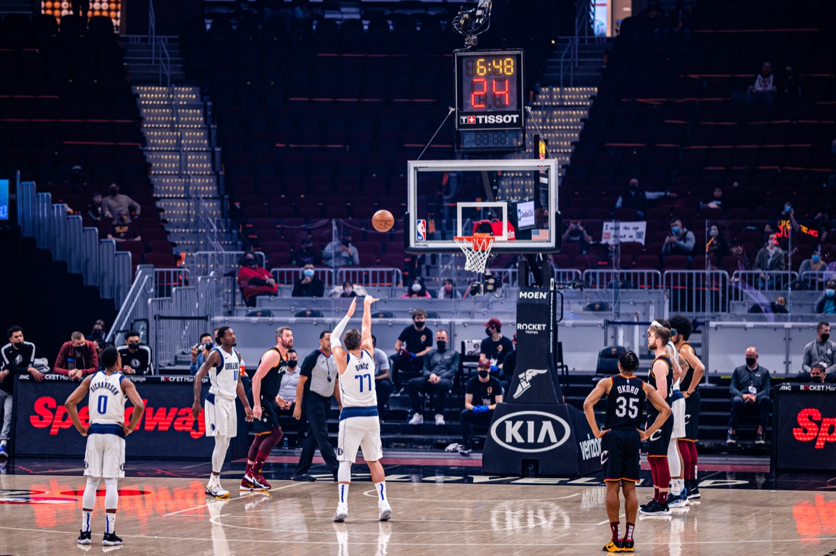 东契奇体重管理之路:从被质疑身材到NBA顶级运动员